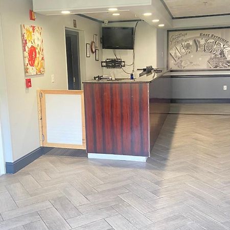Syracuse Inn イースト・シラキューズ エクステリア 写真