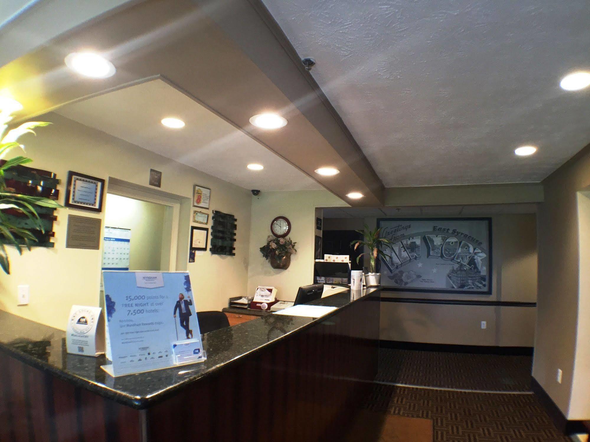 Syracuse Inn イースト・シラキューズ エクステリア 写真